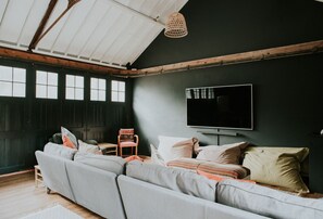 TV, TV-spill, fotballspill og stereoanlegg