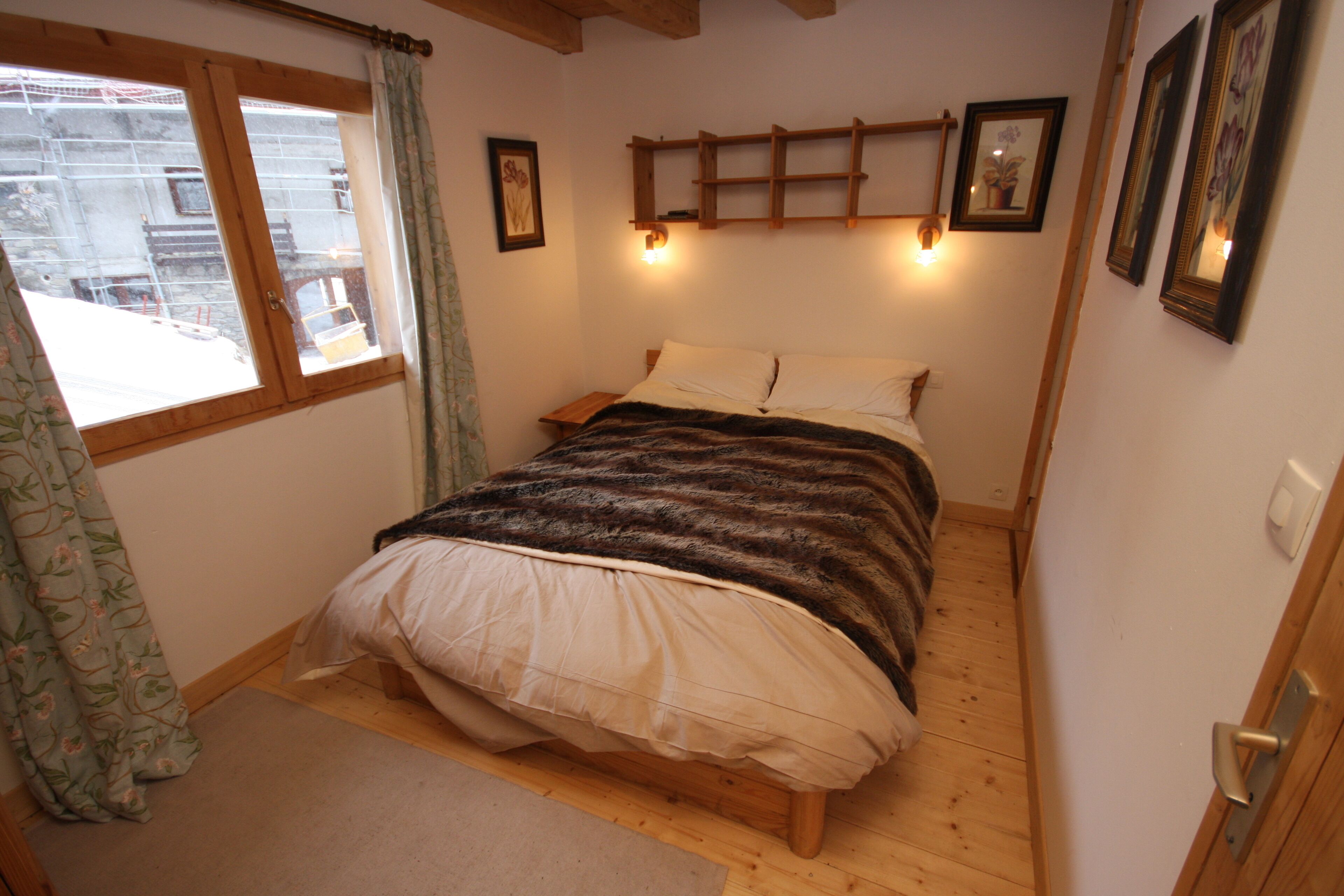 Charming Self Catering Ski in Chalet  -