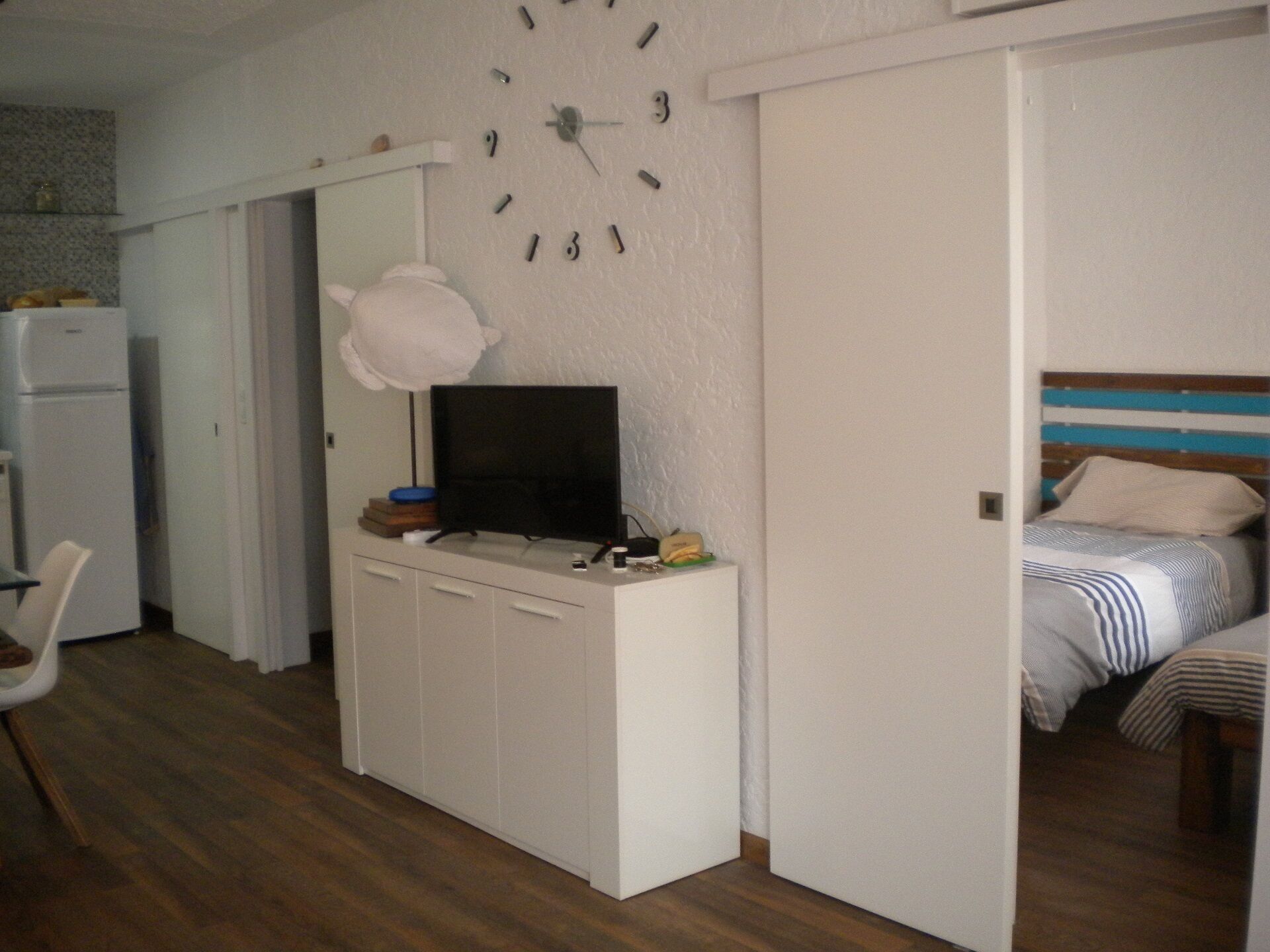 2 slaapkamers, een strijkplank/strijkijzer, reisbedje, gratis wifi