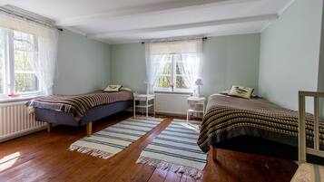 2 slaapkamers, een strijkplank/strijkijzer, gratis wifi, beddengoed