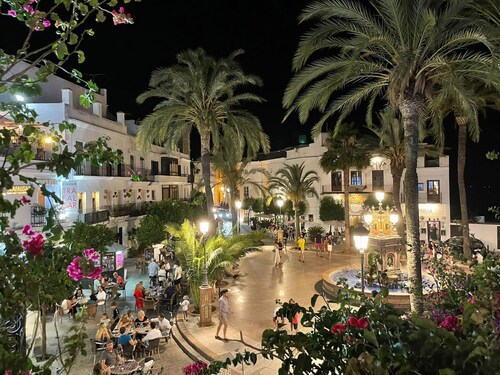 Beautiful Moorish Town House with Private Pool, Roof Terrace, 3 beds/2 bathrooms