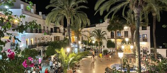 Wunderschönes maurisches Stadthaus mit privatem Pool und Dachterrasse