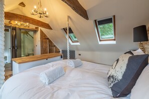 3 bedrooms, internet, bed sheets - Hideaway Barn, Thornham, Norfolk (Thornham)