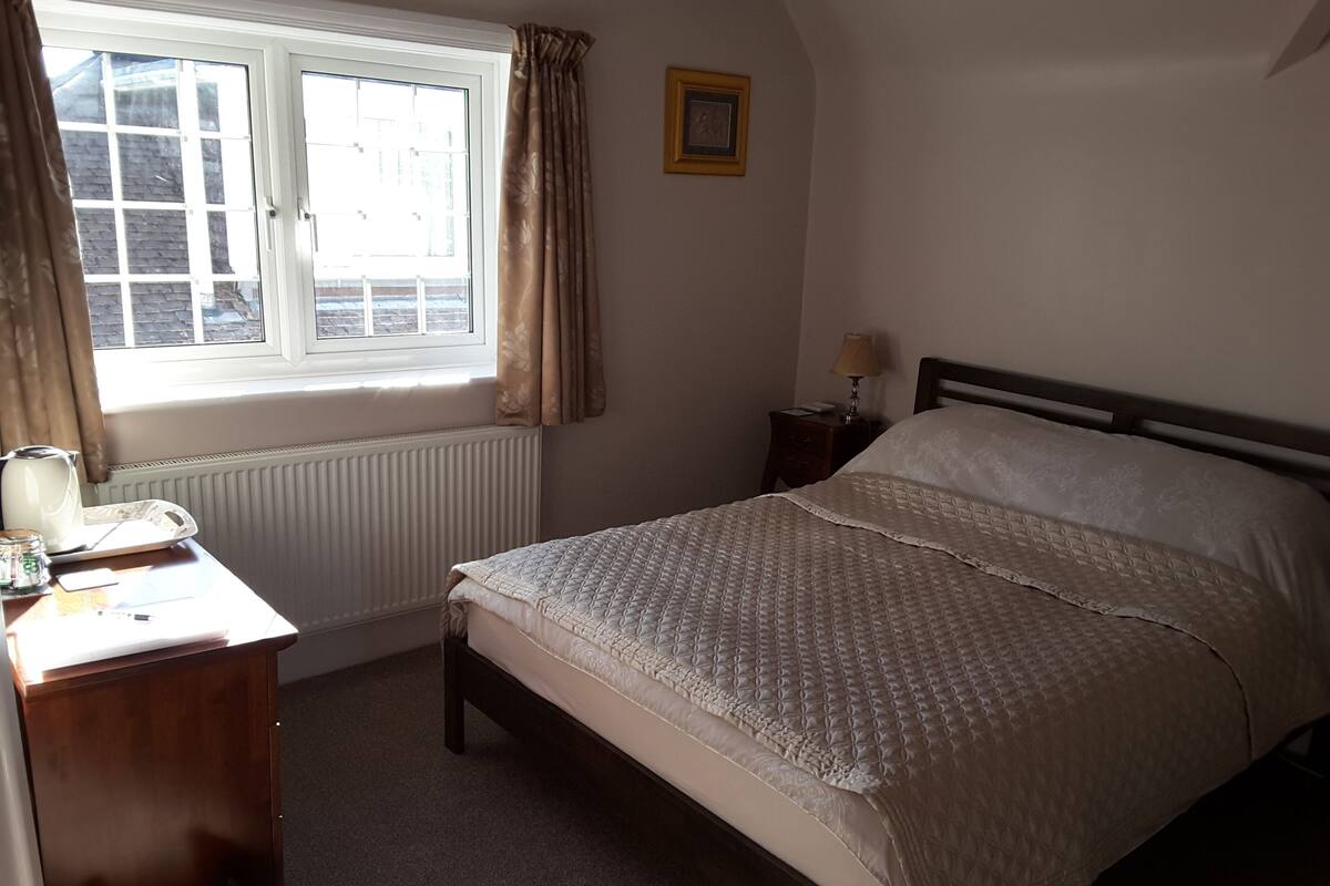 Individually furnished, free WiFi