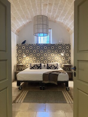 3 bedrooms, desk, iron/ironing board, travel cot - 💙 Casale Dell’Oliveto a beautiful villa nestled in tranquil olive grove 15m pool (Ceglie Messapica)