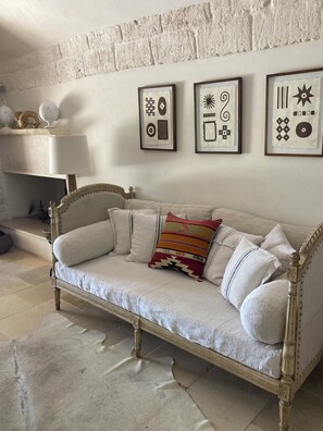 Smart TV, fireplace, music library, stereo - 💙 Casale Dell’Oliveto a beautiful villa nestled in tranquil olive grove 15m pool (Ceglie Messapica)