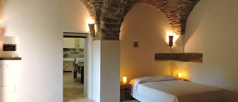 3 chambres, fer et planche Ă repasser, literie fournie