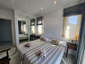 3 dormitorios, tabla de planchar con plancha, wifi gratis y ropa de cama