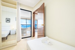 2 slaapkamers, een strijkplank/strijkijzer, gratis wifi, beddengoed