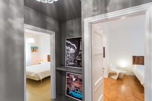2 habitaciones, tabla de planchar con plancha, wifi y ropa de cama