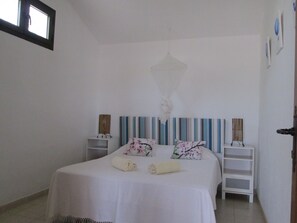 2 chambres, fer et planche à repasser, lit parapluie, Wi-Fi gratuit