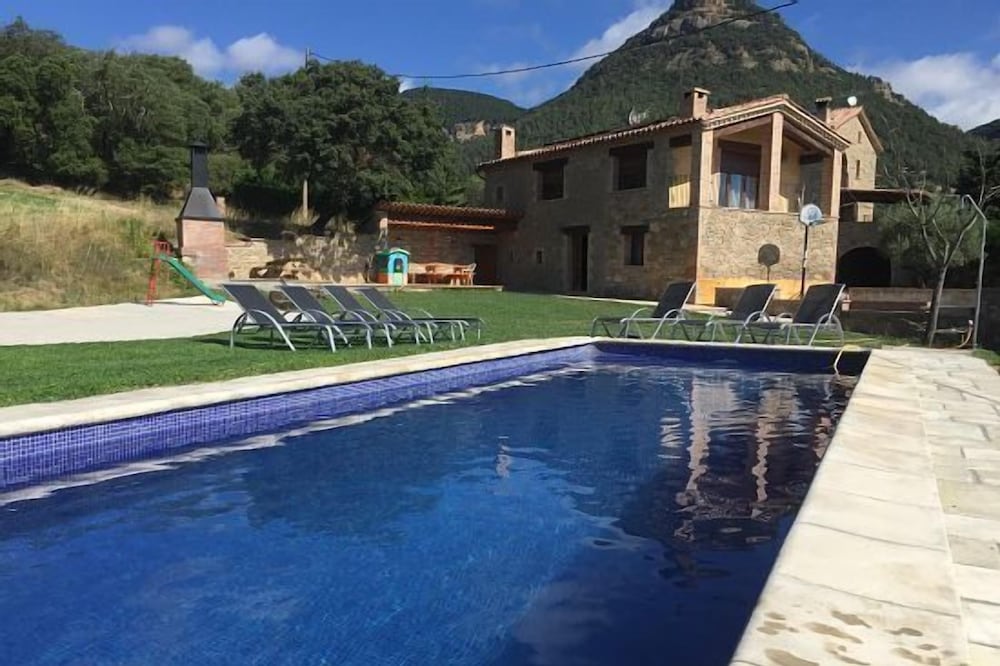 Masia La Coromina country house for 10 people perfect (full rental)