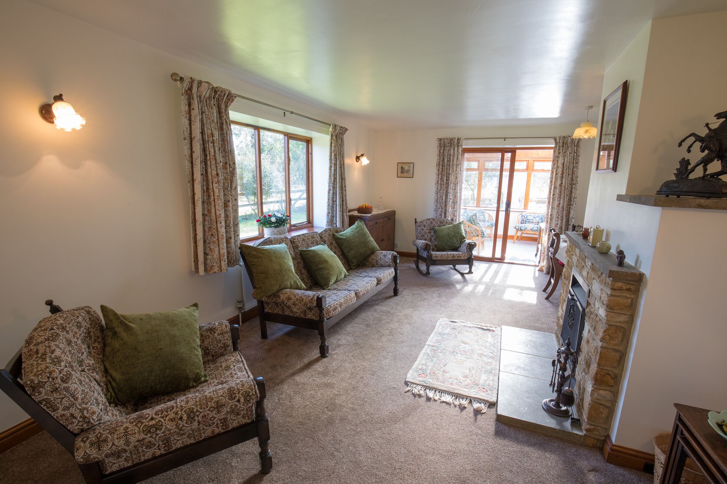 TV, DVD-spiller og bøker