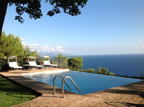 LE QUERCE - Villa with spectacular sea view and swimming pool