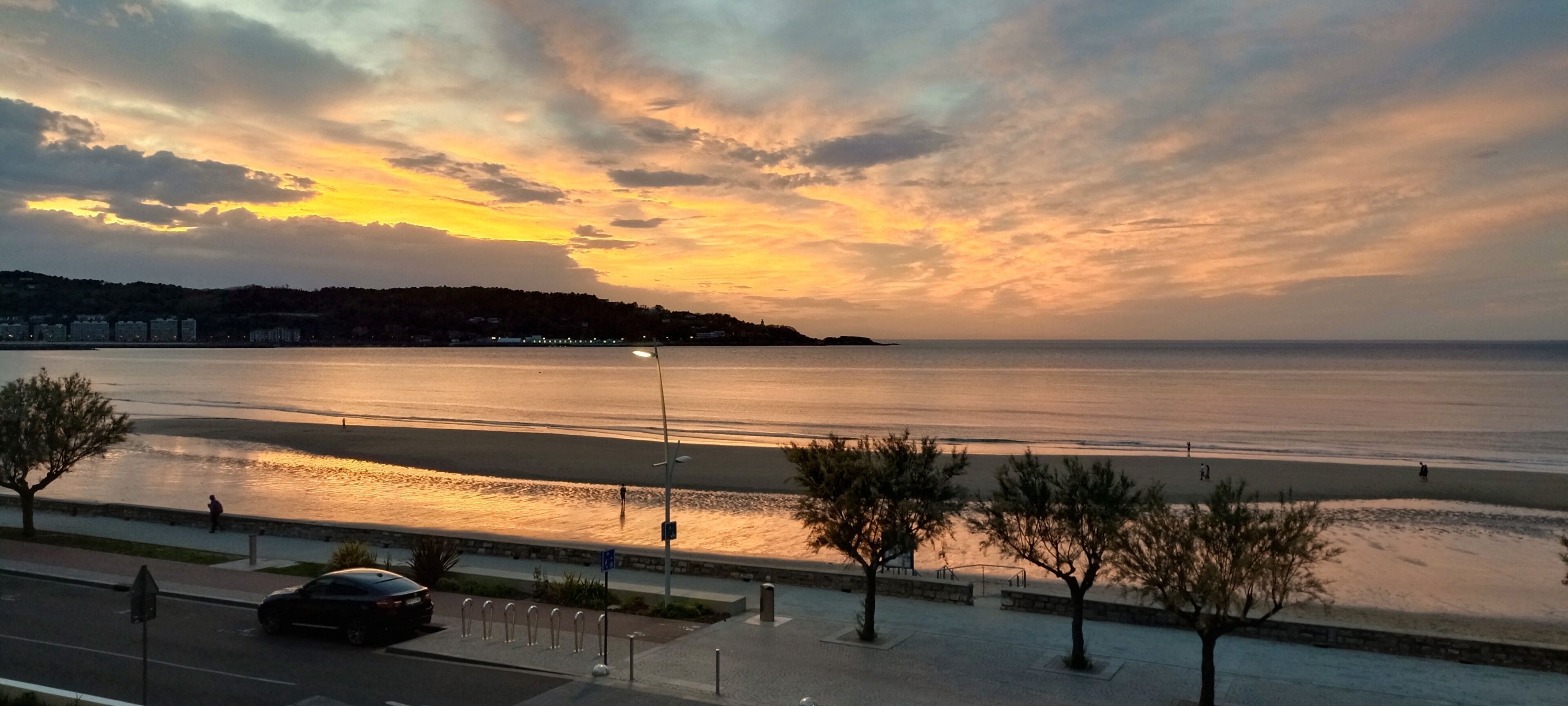 Hendaye - Plage. Apartment facing the sea for 4 people. F2 Wifi. Washing machine.