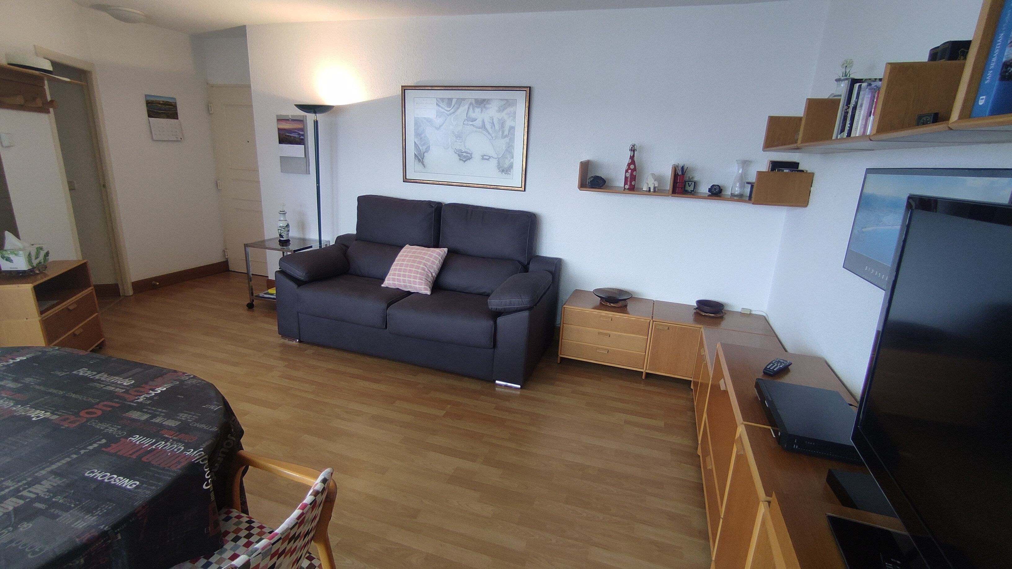 Hendaye - Plage. Apartment facing the sea for 4 people. F2 Wifi. Washing machine.