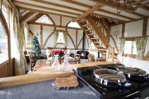 Dining - Ebony Cottage is an Escape from the Outside World.  (Tenbury Wells, Worcestershire)