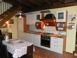 Réfrigérateur, four, plaque de cuisson, lave-vaisselle