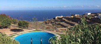 Acogedora Casa de Madera con piscina 
