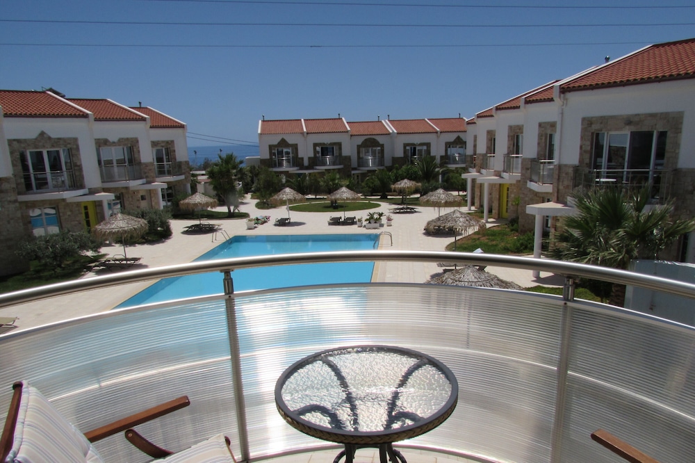 Luxury Villa with Shared Pool and Stunning Sea and Mountain Views