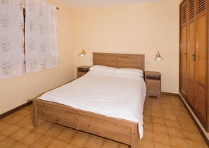 3 chambres, coffres-forts dans les chambres, fer et planche Ă repasser