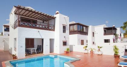 Home from home 2 storey villa, with a private pool and close to all amenities.