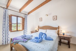 5 室のベッドルーム、セーフティボックス (室内)、アイロン / アイロン台、WiFi (無料)
