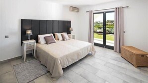 6 chambres, fer et planche à repasser, Wi-Fi, draps fournis