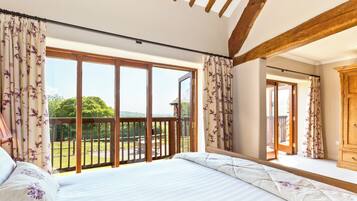 5 bedrooms, iron/ironing board, travel cot, free WiFi