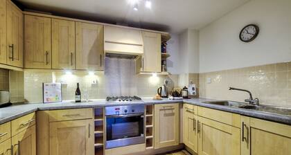 Quiet but close to City Centre. Free parking & 2 bathrooms (one newly replaced)