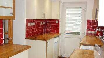 Réfrigérateur, micro-ondes, four, lave-vaisselle