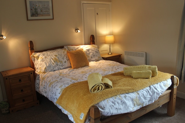 2 soverom, strykejern/-brett, wi-fi (inkludert) og sengetøy