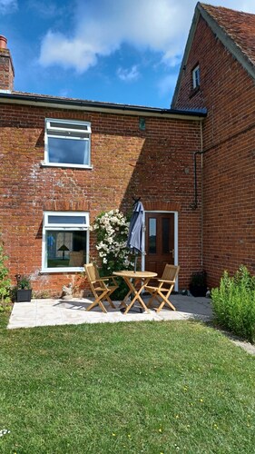 Tranquil Cottage adjoining rural farmhouse 5 miles from Suffolk Coast