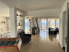 Game room - Superb villa "feet in the water"  (Roquebrune-Sur-Argens)