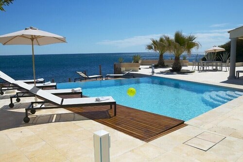 Superbe villa "pieds dans l'eau"