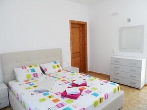 2 sovrum, strykjärn/strykbräda, wi-fi och sängkläder