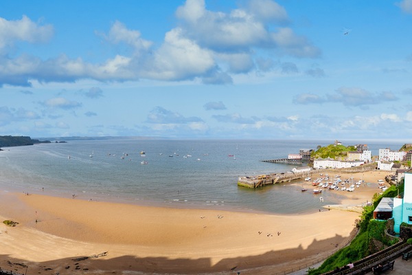 Una spiaggia nelle vicinanze