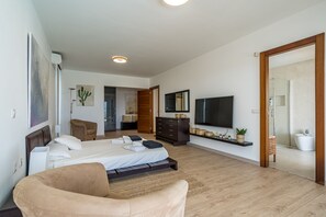 5 bedrooms, iron/ironing board, travel cot, free WiFi