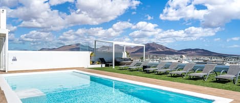 Piscine extérieure, piscine chauffée