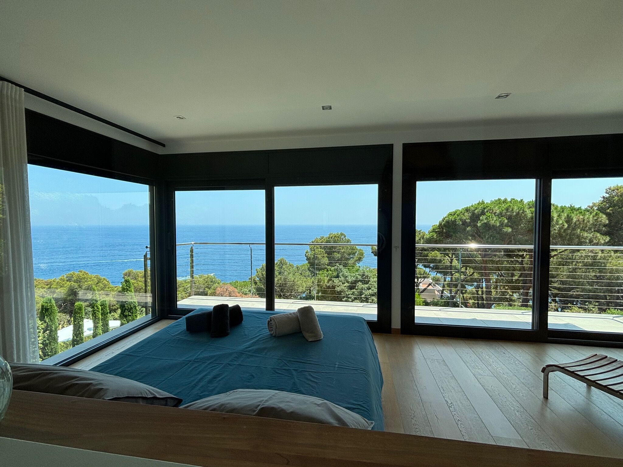 5 室のベッドルーム、セーフティボックス (室内)、アイロン / アイロン台、旅行用ベビーベッド