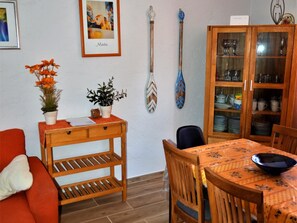 Dining - Pinya a cozy house with barbecue and large terrace (L'Escala)