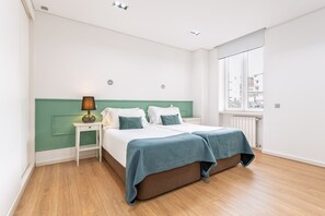 3 slaapkamers, een strijkplank/strijkijzer, gratis wifi, beddengoed