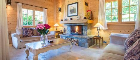 Smart-TV, Kamin, DVD-Player