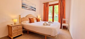 3 chambres, fer et planche à repasser, Wi-Fi gratuit, draps fournis