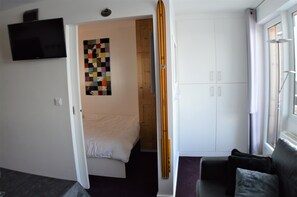 2 chambres, fer et planche à repasser, accès au Wi-Fi (inclus)