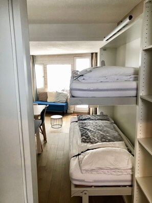 1 bedroom, iron/ironing board, WiFi