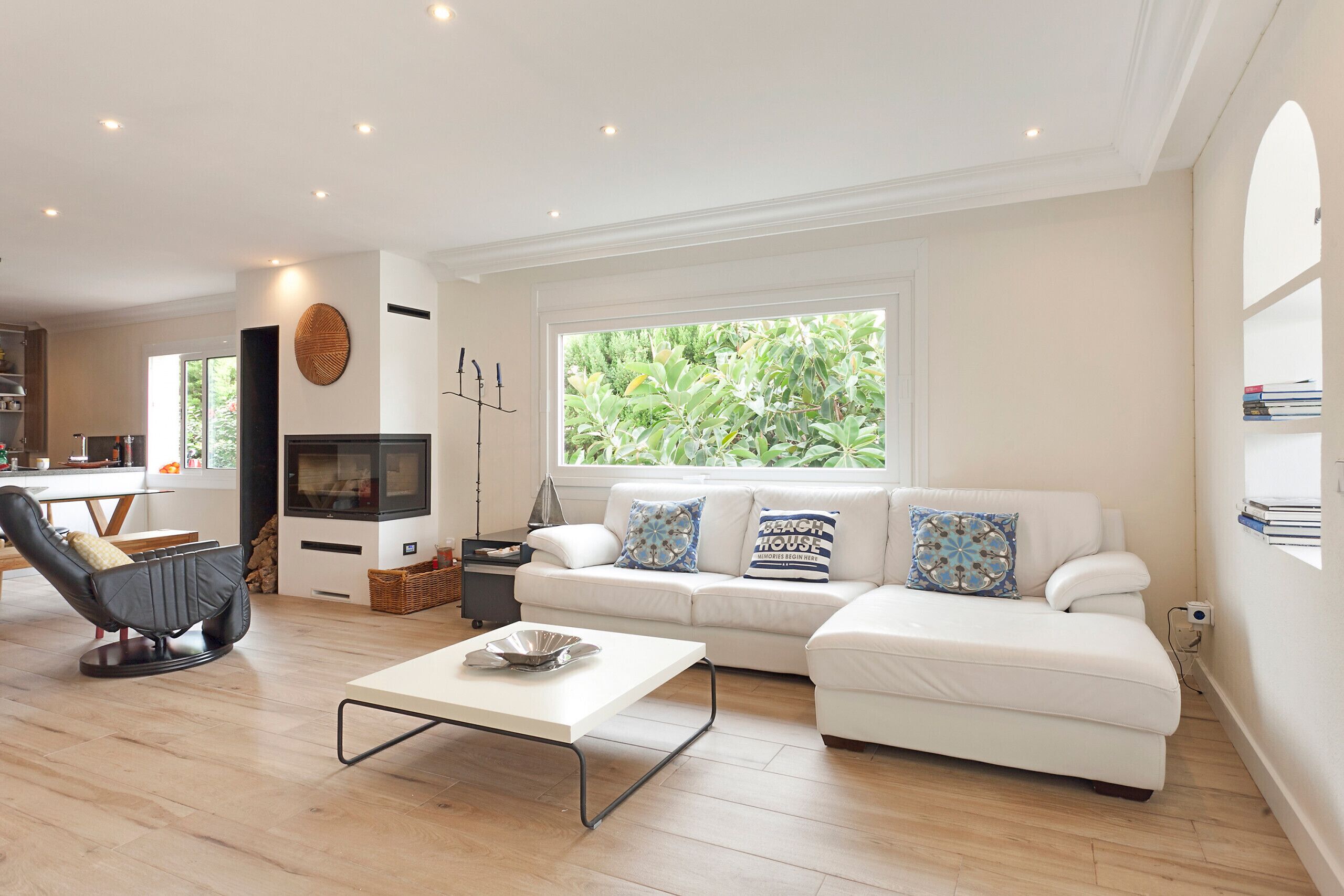 Télévision, cheminée