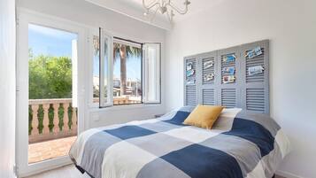 4 slaapkamers, reisbedje, gratis wifi, beddengoed