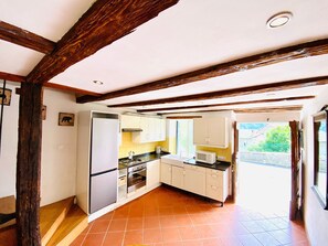 Fridge, microwave, oven, stovetop - Slovenian Farmhouse - Soca Valley (Ciginj)