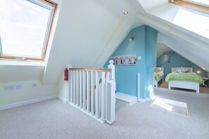 4 bedrooms, Internet, bed sheets